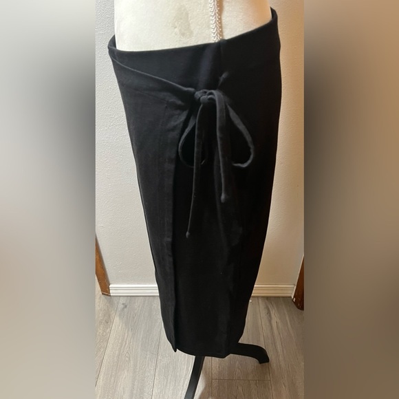 Dip Ponte Knit Wrap Skirt Large Stretch - Picture 2 of 10
